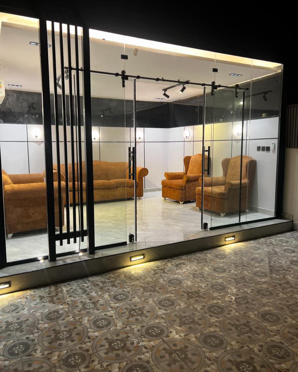 غرفكم الزجاجية